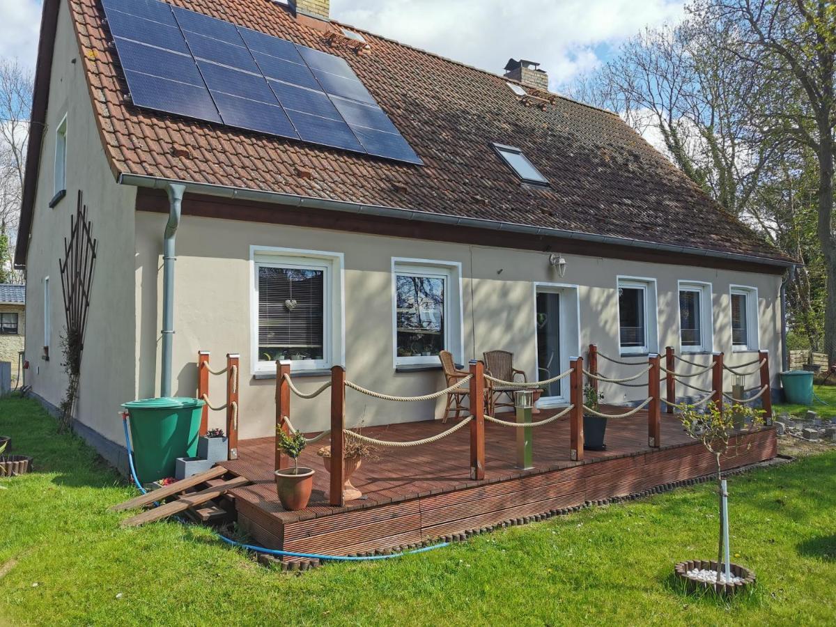 Ferienwohnung Am Stadtrand Garz Ruegen エクステリア 写真